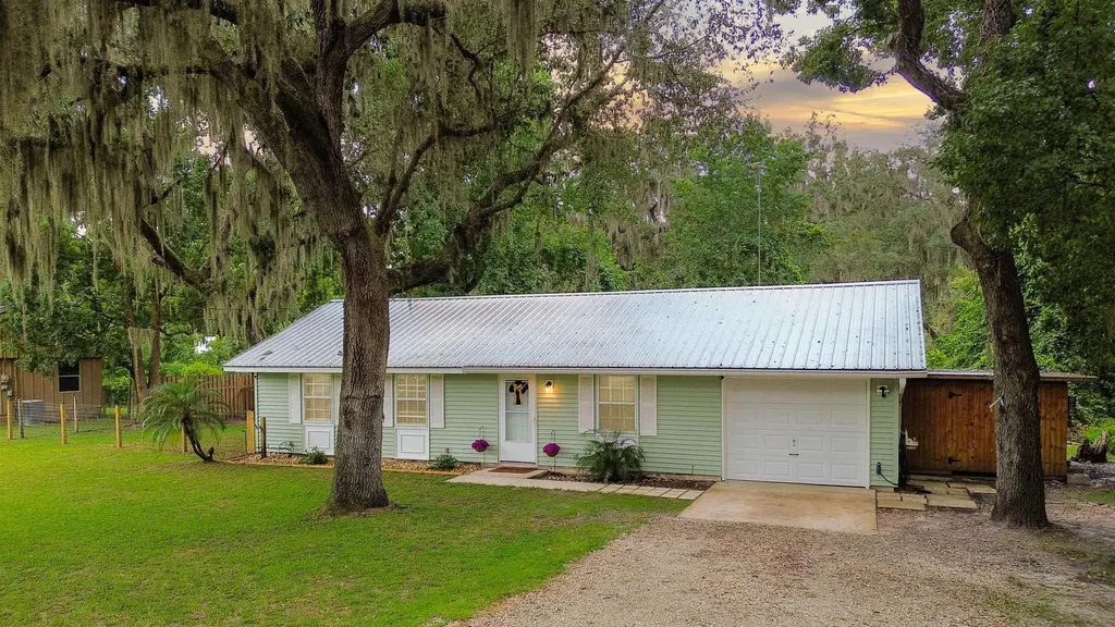 112 River Road Drive Palatka FL 32177