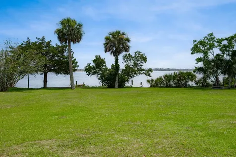 8912 Heckscher Jacksonville FL 32226
