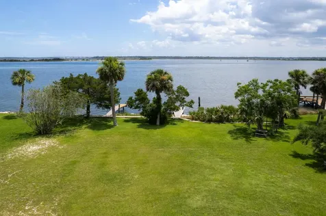 8912 Heckscher Jacksonville FL 32226