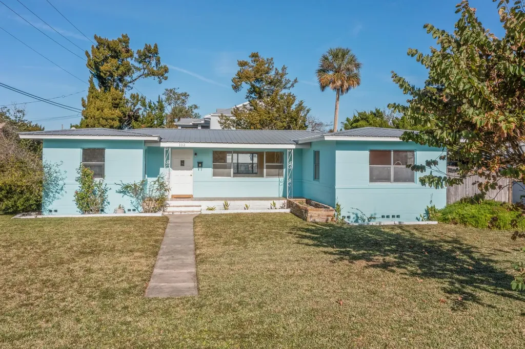 102 Carver Street St Augustine FL 32080
