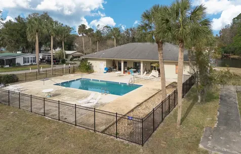 102 Pine Lake Drive Satsuma FL 32189