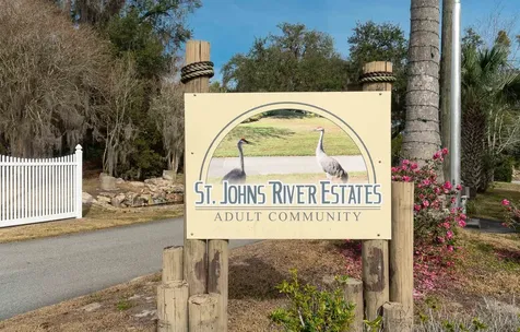 102 Pine Lake Drive Satsuma FL 32189