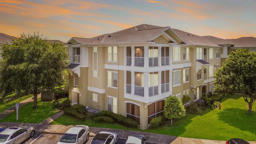 8290 Gate Parkway Jacksonville FL 32216