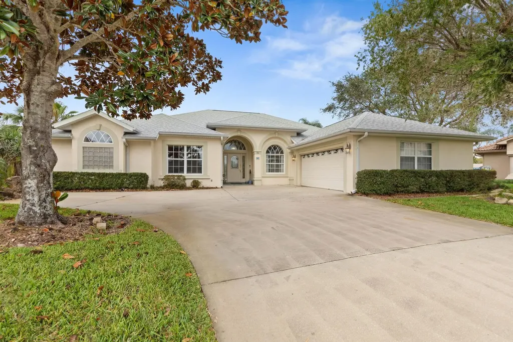 34 Clermont Court Palm Coast FL 32137-8926