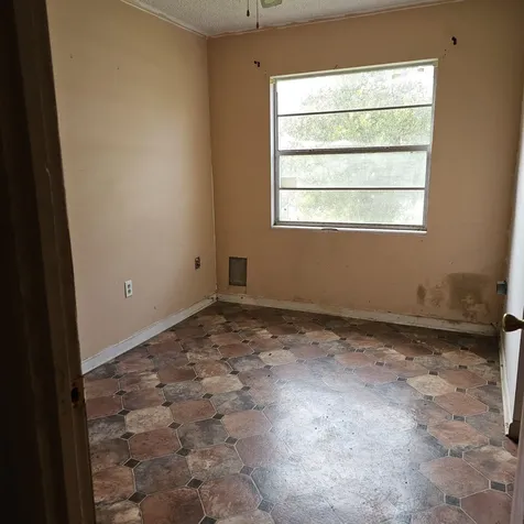 300 E Lattin Hastings FL 32145