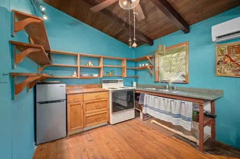 250 W West Lake Drive Hawthorne FL 32640