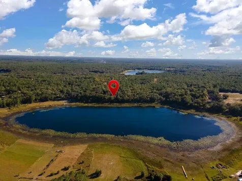 250 W West Lake Drive Hawthorne FL 32640