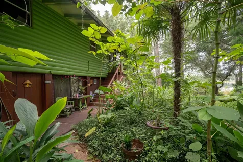 250 W West Lake Drive Hawthorne FL 32640