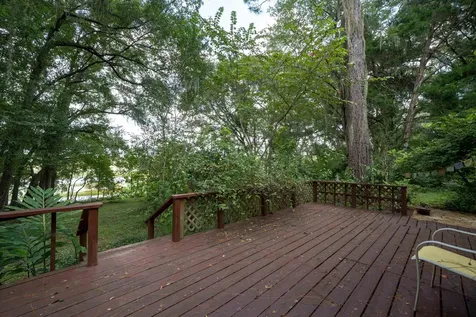 250 W West Lake Drive Hawthorne FL 32640