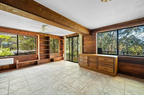 250 W West Lake Drive Hawthorne FL 32640