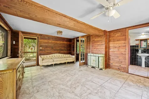 250 W West Lake Drive Hawthorne FL 32640