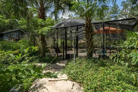 250 W West Lake Drive Hawthorne FL 32640