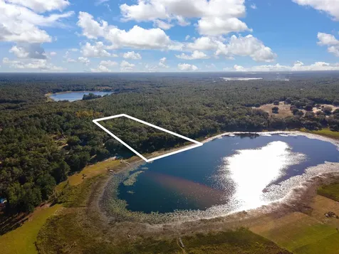 250 W West Lake Drive Hawthorne FL 32640