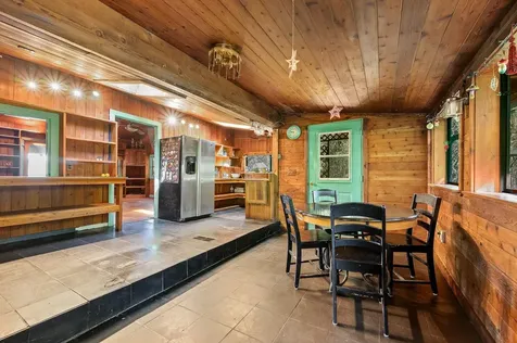 250 W West Lake Drive Hawthorne FL 32640