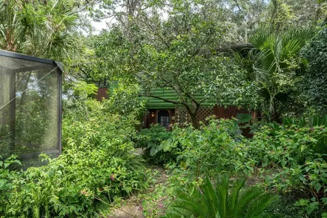 250 W West Lake Drive Hawthorne FL 32640