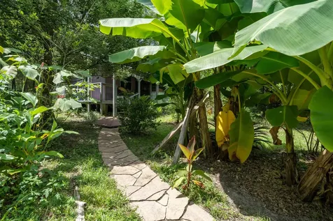 250 W West Lake Drive Hawthorne FL 32640