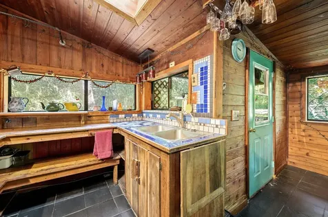 250 W West Lake Drive Hawthorne FL 32640