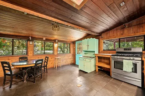 250 W West Lake Drive Hawthorne FL 32640