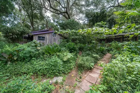 250 W West Lake Drive Hawthorne FL 32640