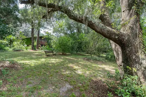 250 W West Lake Drive Hawthorne FL 32640