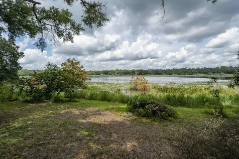 250 W West Lake Drive Hawthorne FL 32640