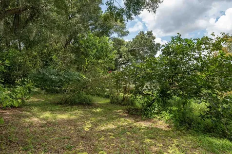 250 W West Lake Drive Hawthorne FL 32640