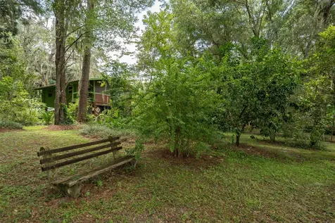 250 W West Lake Drive Hawthorne FL 32640