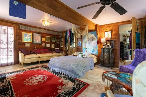 250 W West Lake Drive Hawthorne FL 32640