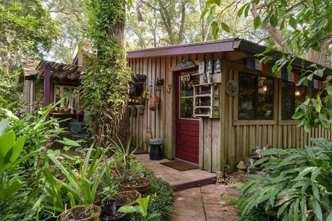 250 W West Lake Drive Hawthorne FL 32640