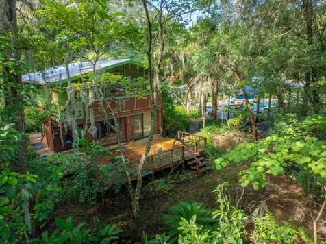 250 W West Lake Drive Hawthorne FL 32640