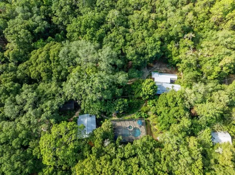 250 W West Lake Drive Hawthorne FL 32640