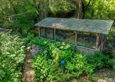 250 W West Lake Drive Hawthorne FL 32640