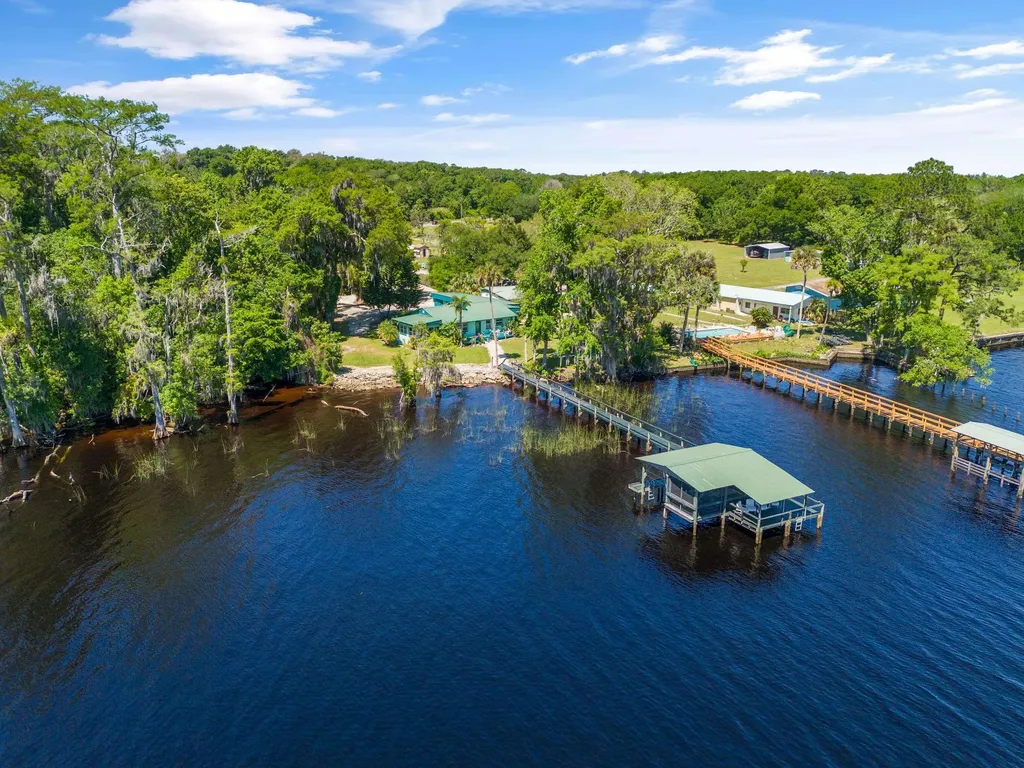 2392 S Us Highway 17 Crescent City FL 32112
