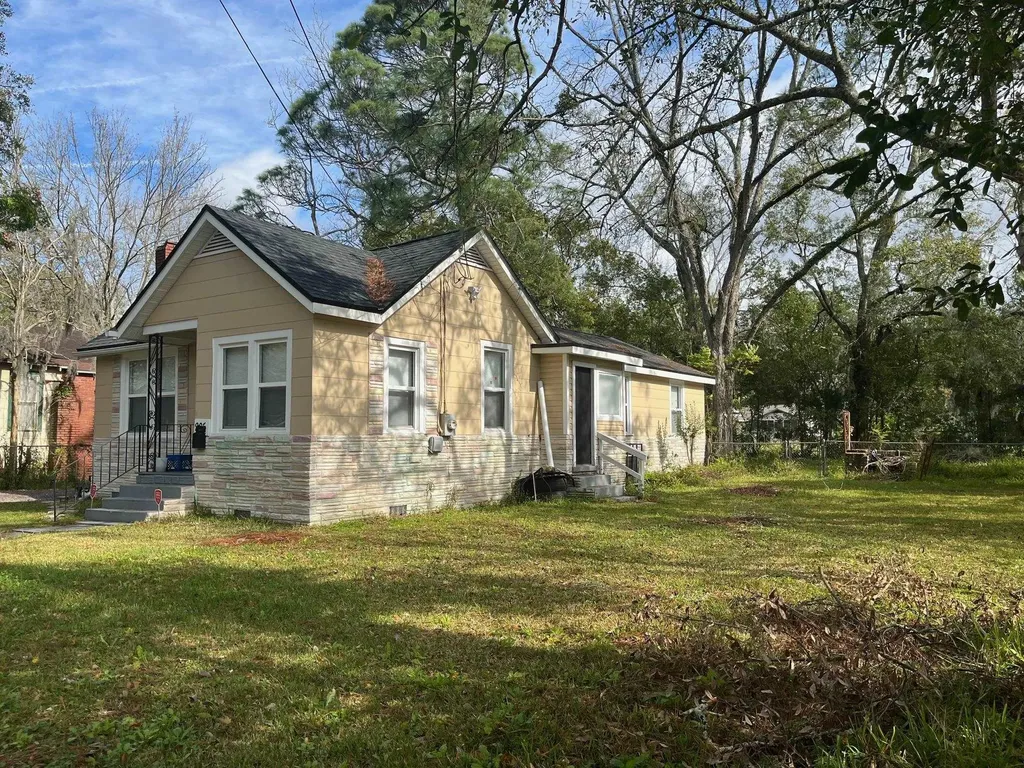 805 Mackinaw Street Jacksonville FL 32054