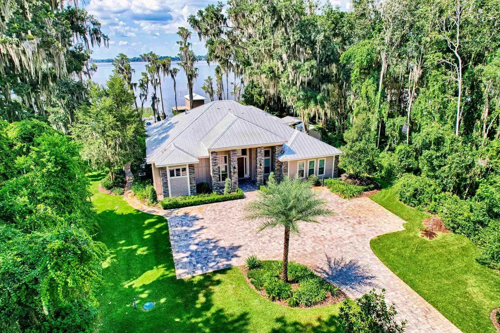 2453 SE 30th Street Melrose FL 32666