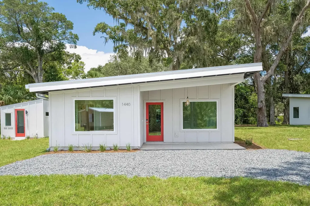 1045 S Whitney Street + Guest House St Augustine FL 32084