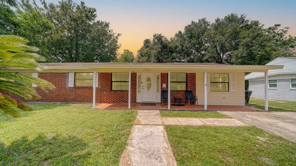 7713 Lauderdale Drive N Jacksonville FL 32277