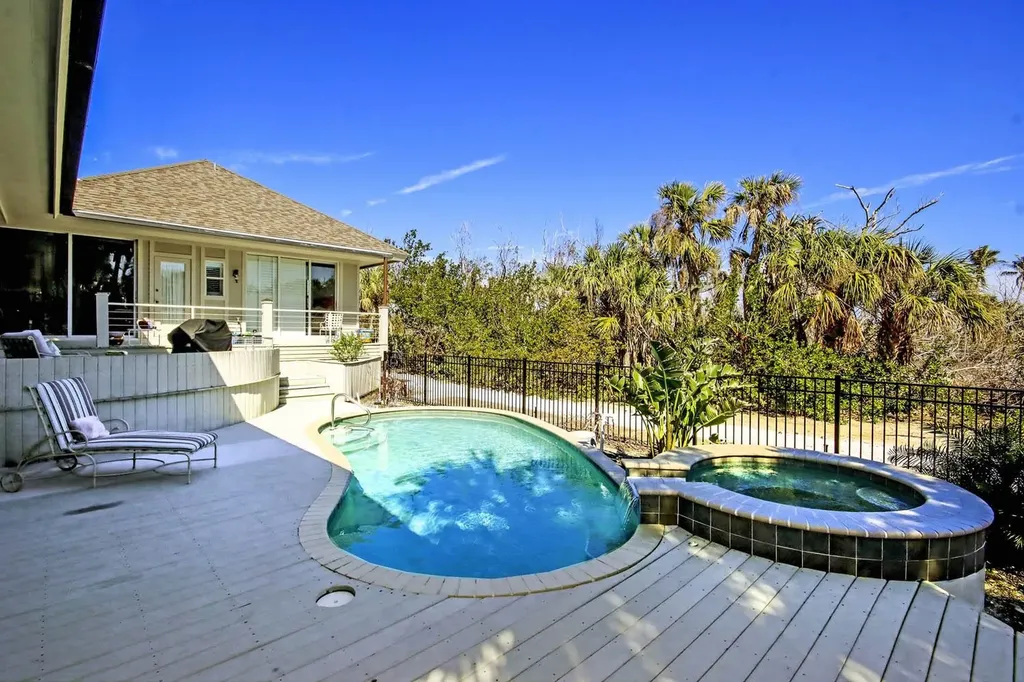 706 Gopher Walk Way Sanibel FL 33957