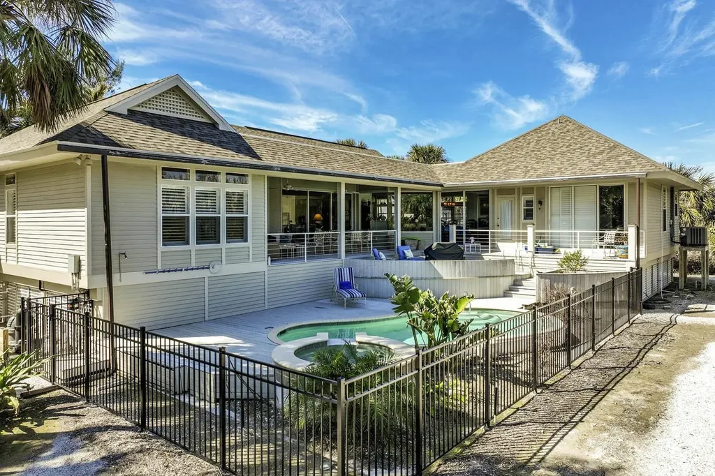 706 Gopher Walk Way Sanibel FL 33957