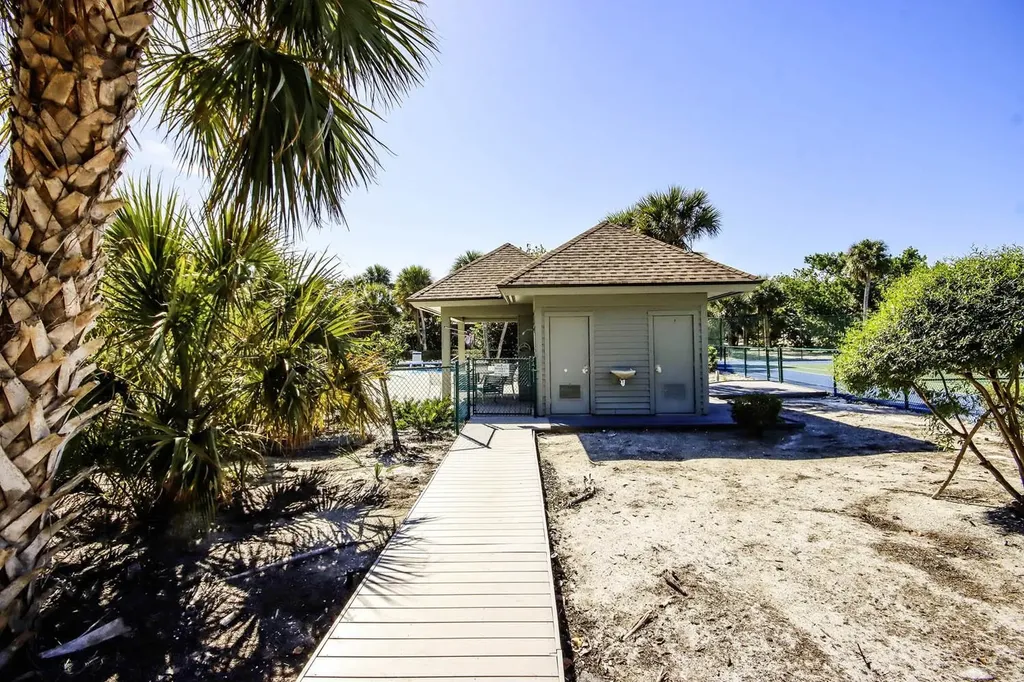 706 Gopher Walk Way Sanibel FL 33957