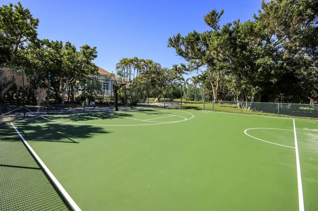 706 Gopher Walk Way Sanibel FL 33957