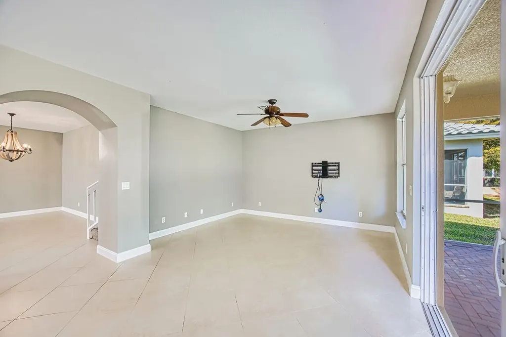 8306 Sumner Avenue Fort Myers FL 33908