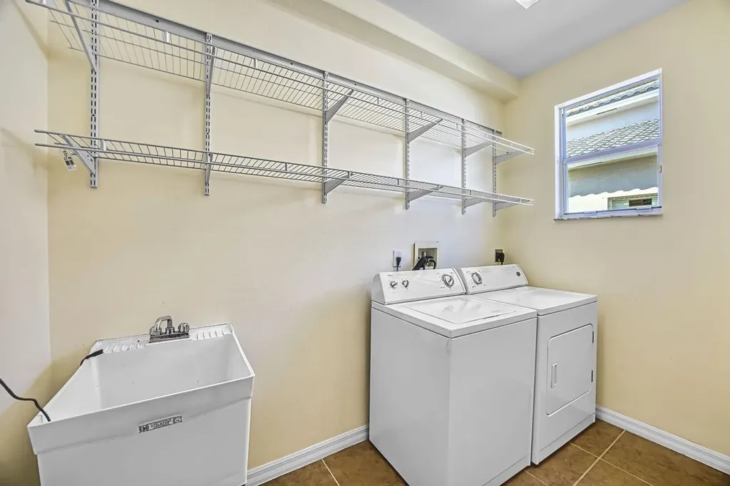 8306 Sumner Avenue Fort Myers FL 33908