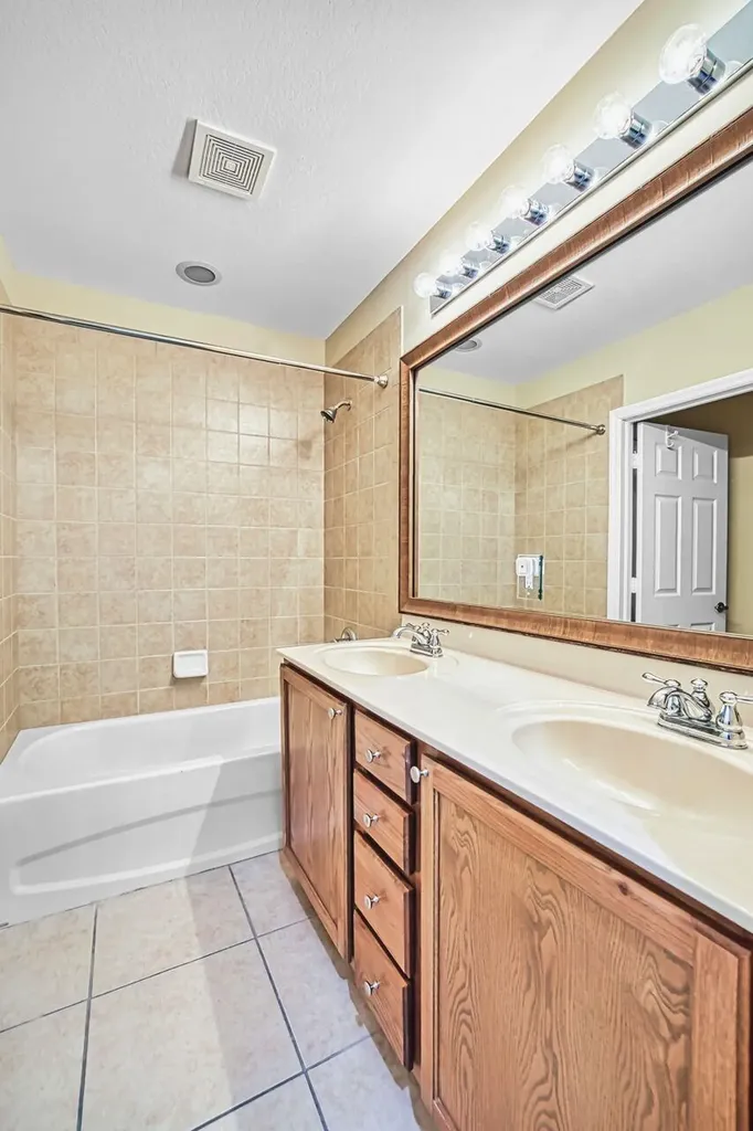 8306 Sumner Avenue Fort Myers FL 33908