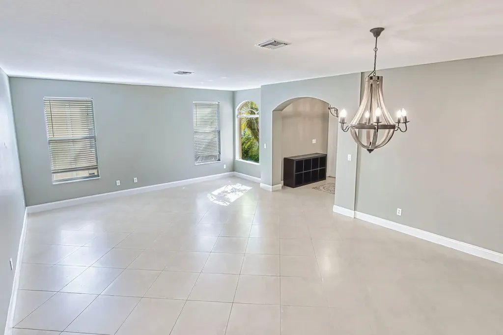 8306 Sumner Avenue Fort Myers FL 33908
