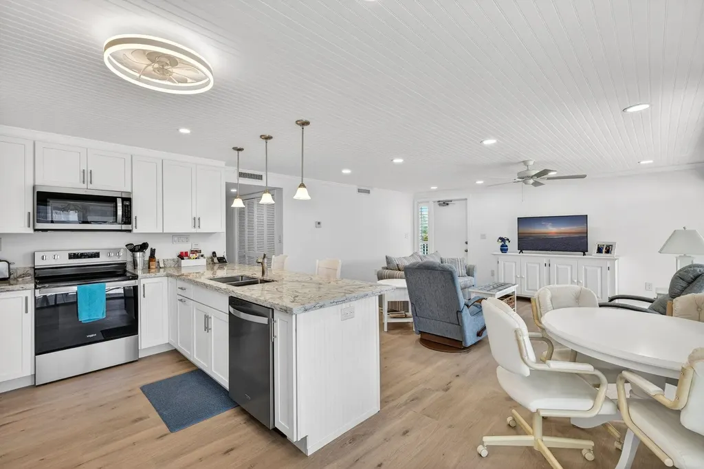 1341 Middle Gulf Drive Sanibel FL 33957
