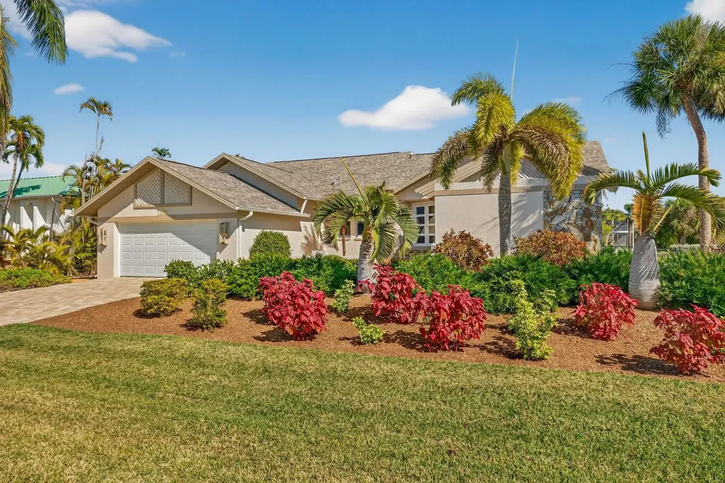 686 Emeril Court Sanibel FL 33957
