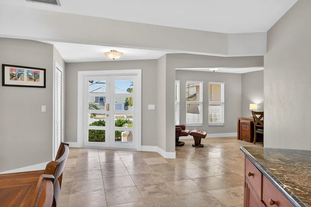 686 Emeril Court Sanibel FL 33957