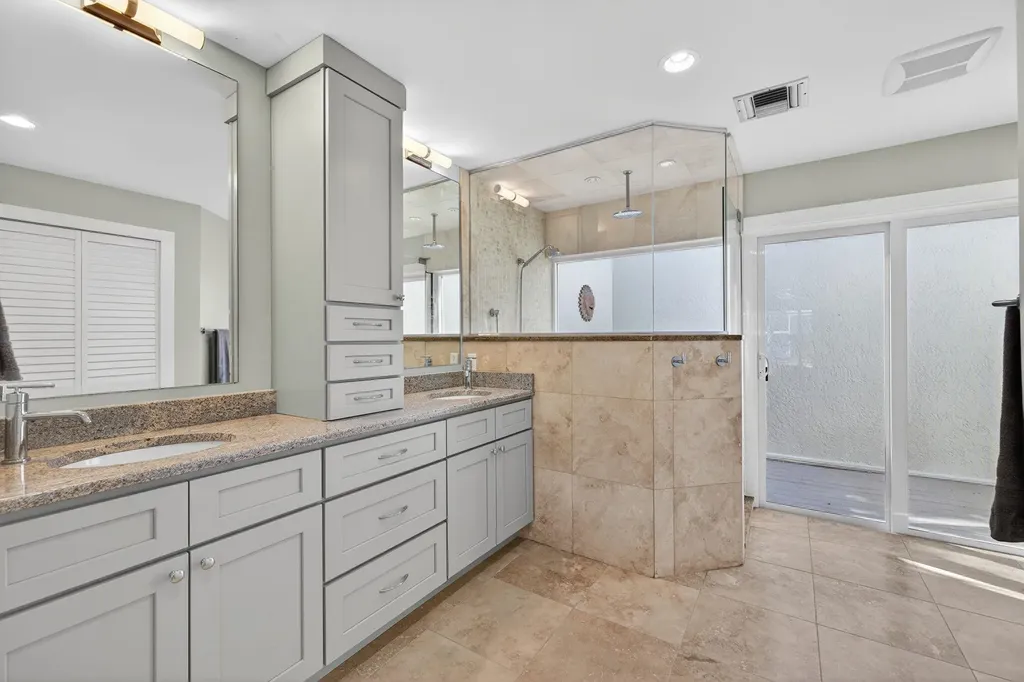 686 Emeril Court Sanibel FL 33957