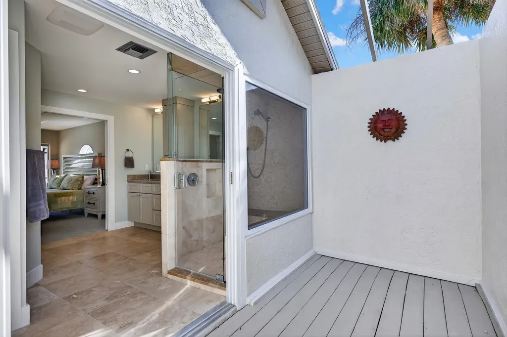 686 Emeril Court Sanibel FL 33957